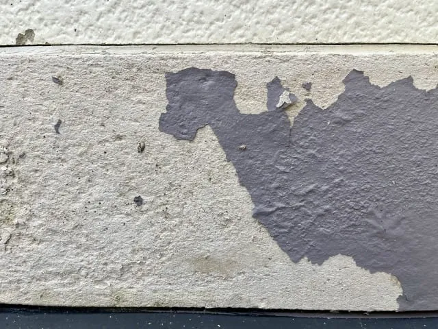 外壁塗装の剥がれはDIYで直せる？補修の流れと失敗しないためのポイントを解説